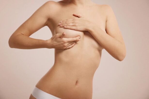 Czy niedoczynność tarczycy dyskwalifikuje Cię z operacji powiększenia piersi?